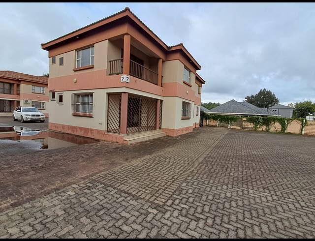 180M² OFFICE TO LET IN THREE RIVERS PROPER